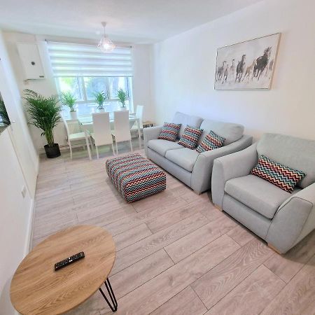 Apartamento Flat In Battersea, 5 Minutes From Clapham Junction Station Londres Exterior foto