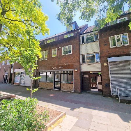 Apartamento Flat In Battersea, 5 Minutes From Clapham Junction Station Londres Exterior foto