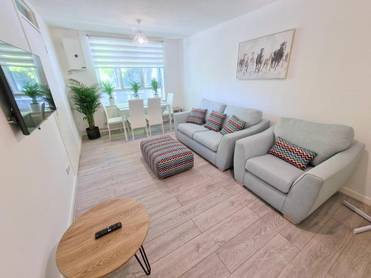 Apartamento Flat In Battersea, 5 Minutes From Clapham Junction Station Londres Exterior foto