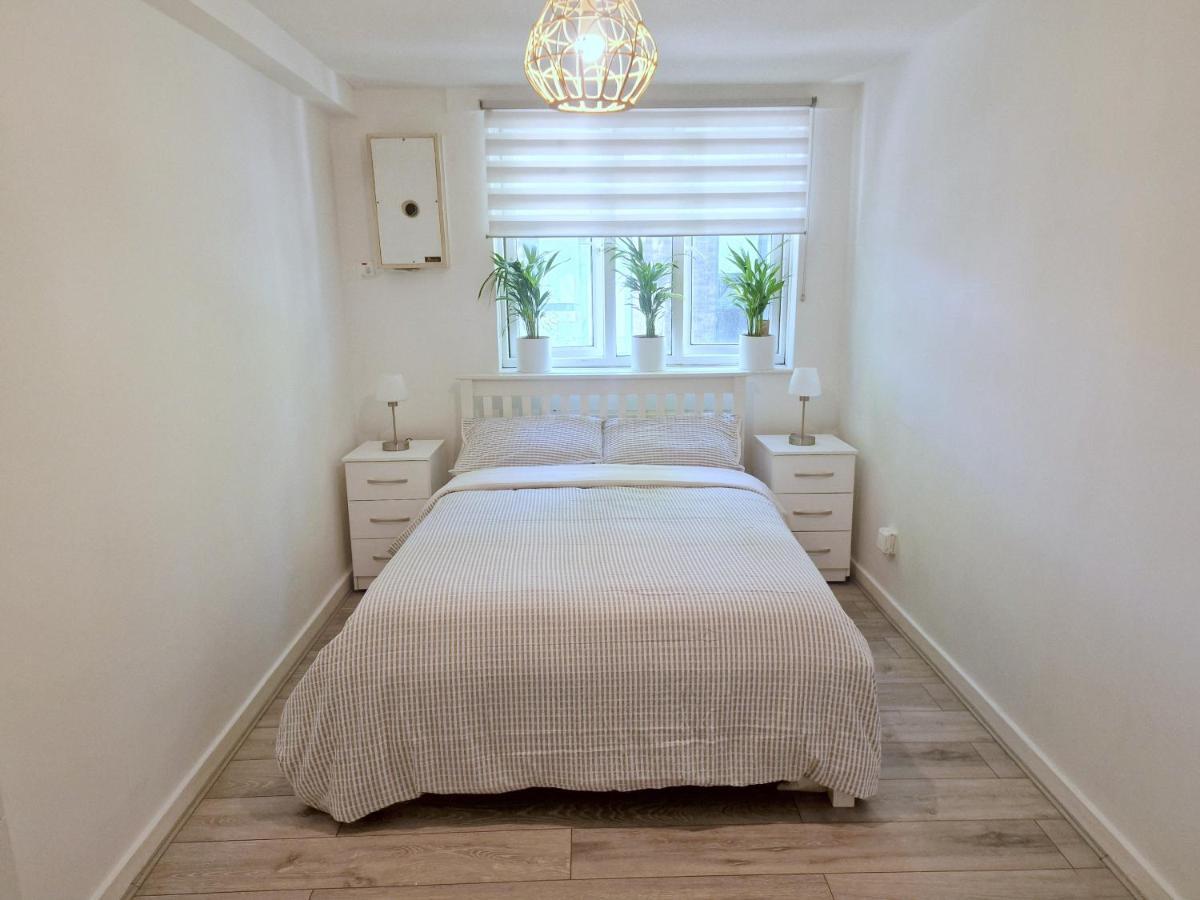 Apartamento Flat In Battersea, 5 Minutes From Clapham Junction Station Londres Exterior foto