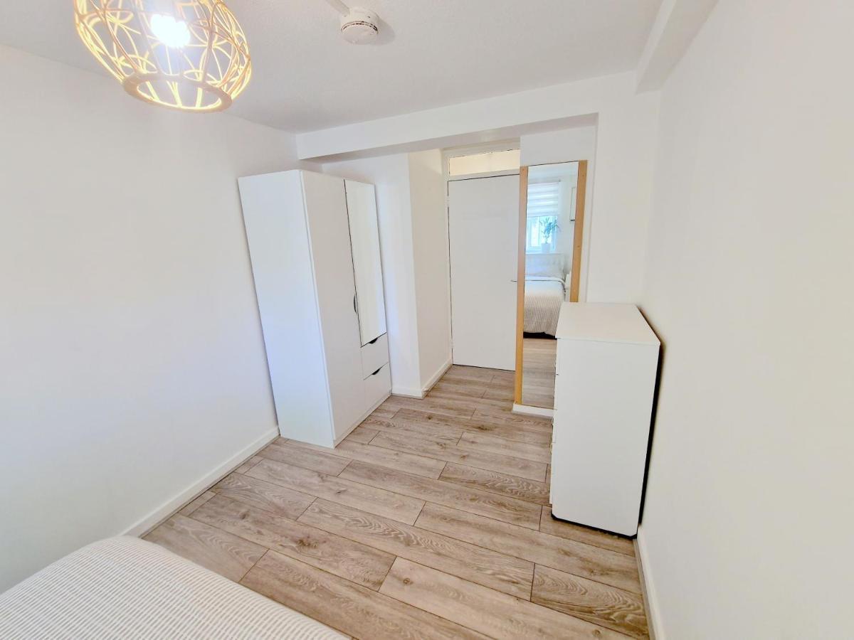 Apartamento Flat In Battersea, 5 Minutes From Clapham Junction Station Londres Exterior foto