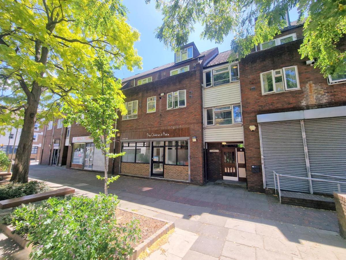 Apartamento Flat In Battersea, 5 Minutes From Clapham Junction Station Londres Exterior foto