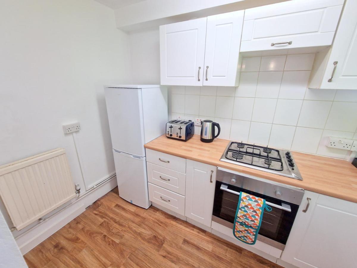 Apartamento Flat In Battersea, 5 Minutes From Clapham Junction Station Londres Exterior foto