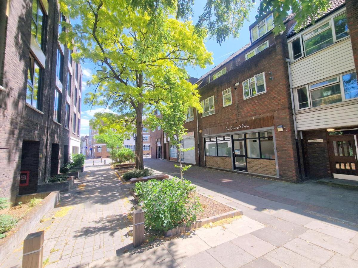 Apartamento Flat In Battersea, 5 Minutes From Clapham Junction Station Londres Exterior foto